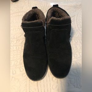 Men’s Lined Short Boots with zip for easy in/out. Euro size 46. Worn a few times